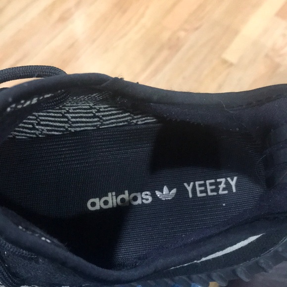 Yeezy sz 8  !! 100 % Authentic with box - Picture 2 of 5